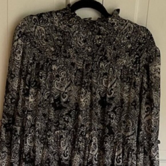 Beautiful Multi Tiered Dress - Picture 9 of 9